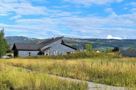 Beautiful family retreat located 20 minutes from Grand Targhee!