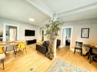 3Br/3BA Base, Expand to 6Br for Extra Cost, Sleeps up to 14, Central & Cozy Home