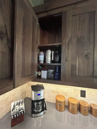 Rustic Elegant Cabin 5 Mns to Ynp ~ Open Year Round