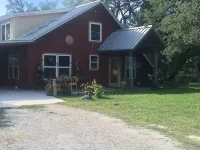 A perfect family vacation on the Frio River. Hotels in Real County