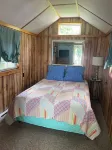 Lakefront Cozy Cottage