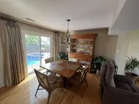 4 Bedroom House with Pool and Backyard on Bayside.