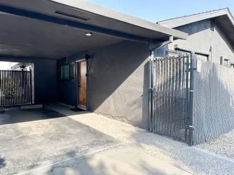 Updated 2-bedroom apartment near Kaiser & 1 mile from HWY 99