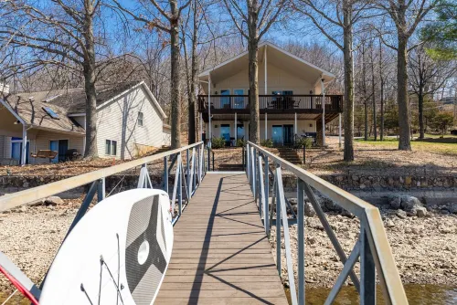 Sunset Hollow - Lakefront MM22 near dining/attractions - bring the whole family!