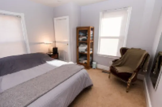 Private townhouse near downtown and state park