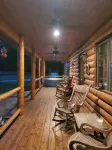 Cozy 1-bedroom log home in scenic rural Carroll County-Delphi