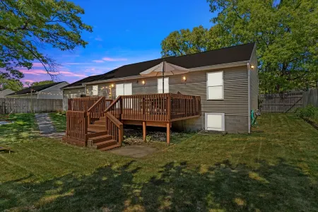 Large family-friendly home w/ pool table, close to Muskegon Lake & Lake Michigan Отели рядом с достопримечательностью «Беюкма Плейфилд»