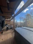 NEW! CAPER Treehouse: modern cabin-HOT TUB VIEWS!