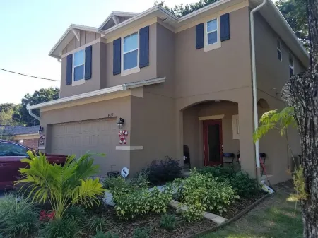 Single family home, nearby beaches, 2 major malls, downtown and cigar bar