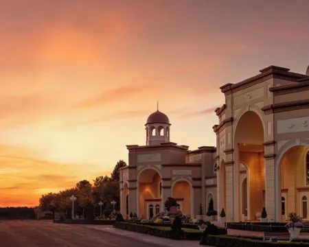 Four Bed Family Stay. Near Sight and Sound. Hot Tub. Full Kitchen. Hotels in Lancaster