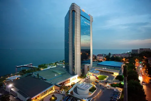 Renaissance Polat Istanbul Hotel - Beach