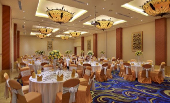 2. 센스 호텔 & ..