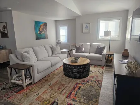 Modern Comfort in Downtown Victor Отели в г. Виктор