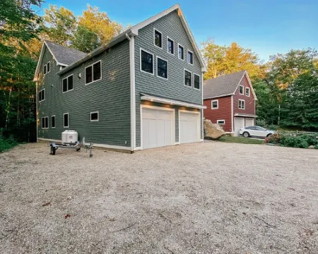 Family Friendly Newfound Lake Home, Sleeps 10, Pool Table, Kayaks & Paddleboards Hotels in Bristol