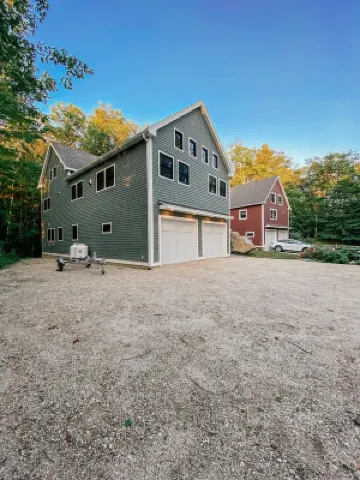 Family Friendly Newfound Lake Home, Sleeps 10, Pool Table, Kayaks & Paddleboards