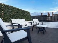 3BR Luxe ~ Elegant Design ~ DNTN ~ Deck ~ Parking