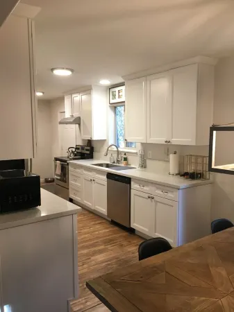 Spacious Mount Hood home near river, dogs OK, game room, WiFi