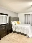 Spacious comfy Home in White Plains / Waldorf close to DC and National harbor Hotel dekat Fun Haven Golf