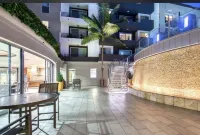 Sunnyside Up! Gorgeous Pool View with Balcony
