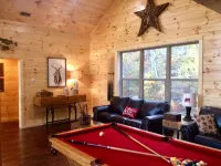 Luxury Private Cabin with Mt.Le Conte Views, 5 Stars, Hot Tub, Theatre/Game Room