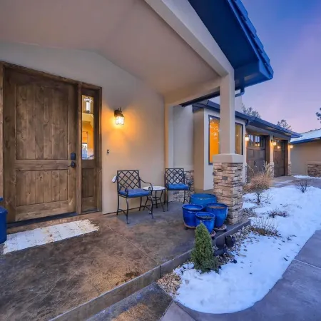 Modern Home, 3 Family Rooms, 3 Decks, 1 Mile from Broadmoor, 500’ above CoS.