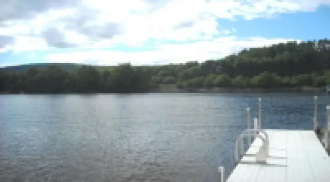 Beautiful Waterfront - Skiing/Snowboarding/Snow Mobile near house