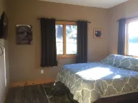 Newer Modern Lodge! Central Black Hills, 4 Bdrms/2 Baths-15 Min. to Mt. Rushmore