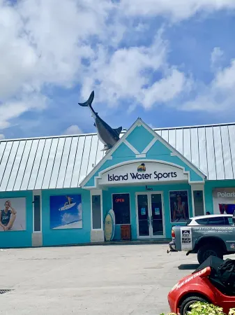 2-Bedroom Apartment Just A Short Walk To Deerfield Beach Pier Отели рядом с достопримечательностью «Парк Дирфилд Айленд»