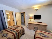 Escape to Vail! Lionshead condo with huge deck!hot tub, pool, wifi, Views!