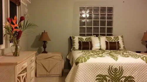 2Br/1BA Beachfront - Great Location- Exceptional Reviews