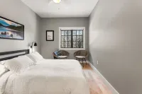 Downeast Retreat: Private Acreage, Contemporary Design & Easy Beach Access - Homestays