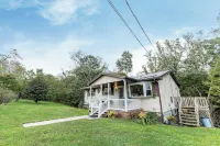 3br Cottage in Lansing bordering the New River Gorge National Park and Preserve - 4-Star