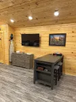 Cabin Unit 3 of 6 Called the Texan with WiFi and AC in serene Paige