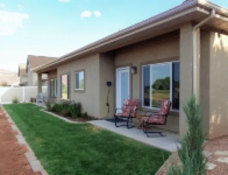 10-Star Rated Vacation Home, centrally located to 10-Star Mother Nature