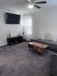 Charming 2-bedroom house in awesome Toledo with WiFi, AC