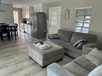 Charming Lake Livingston Home! 오나래스카 호텔