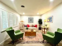 Viva The Matador! Newly Renovated and Charming 4 Bedroom/2 Bathroom House
