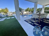 In the heart of Marathon just seconds to the open waters