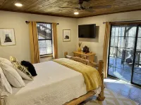 Charmed! A Hochatown gem - private, NEW HOT TUB, and great location!