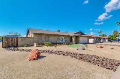 Pet Friendly in Quiet Neighborhood! Các khách sạn gần Painting with a Twist