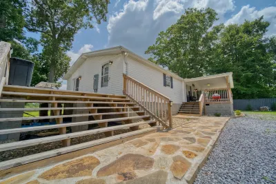 Dandridge House at the Lake