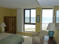 Oceanfront Sea Colony Spacious Condo with Great Ocean Views!