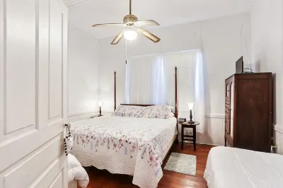 Winter Special!! Rent January or February @ 2500.00 per month. Three king beds!