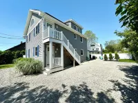 Beachy Getaway Near Newport & Beaches