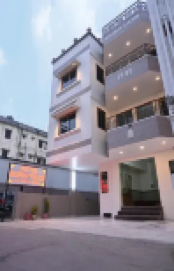 Hotel Roshan Palace