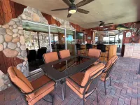 Mason Creek Lodge - Waterfront Pool Home - Fishing - Scalloping