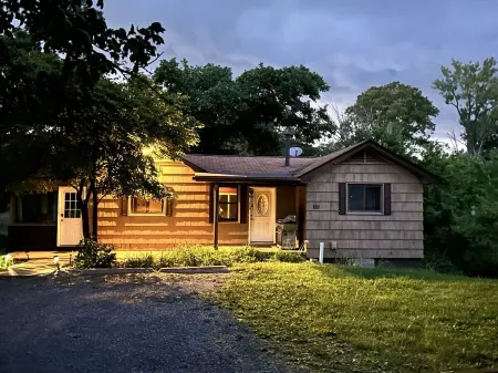 3 Bedroom Home - Lake Views on 3 Sides