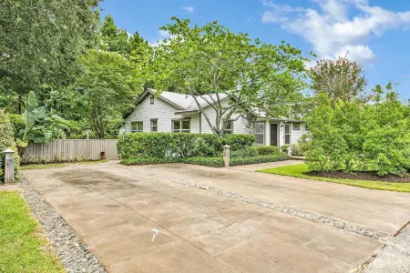 Weekly Discount - Lush Gardens - Sleeps 6 - 5 min to 30A Beach - Quiet Privacy