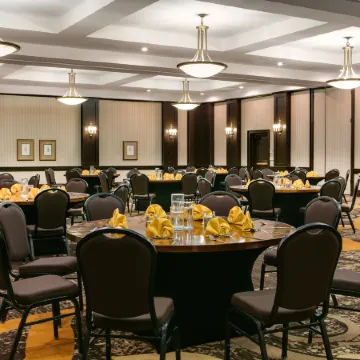 DoubleTree by Hilton Dallas - Market Center