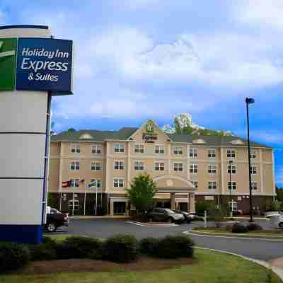 Holiday Inn Express & Suites Lagrange Hotel Exterior